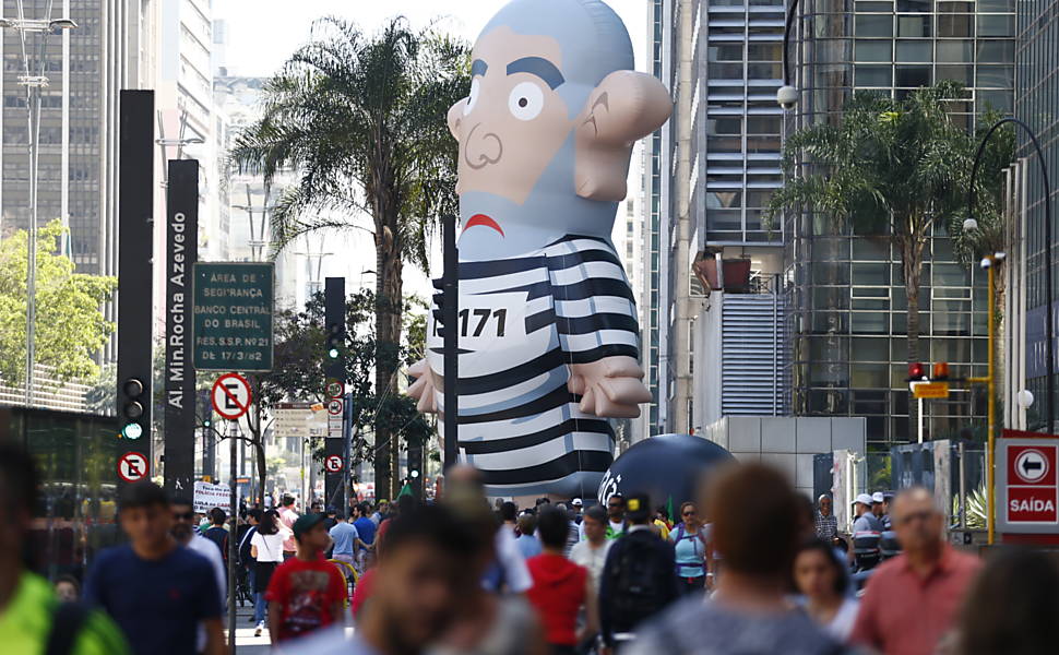 Mascote inflável personalizado InflaUp